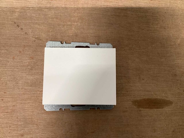 Hager berker k.1 blindplaat (59x) - afbeelding 1 van  2