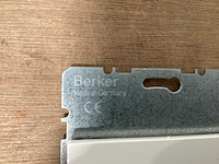 Hager berker k.1 blindplaat (59x) - afbeelding 2 van  2