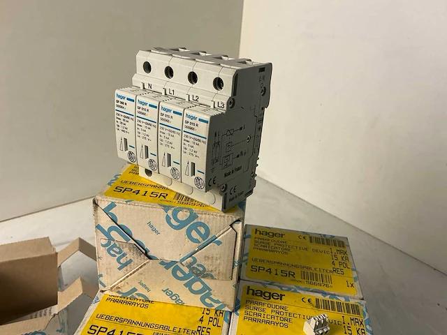 Hager sp415r overspanningsbeveiliger (10x) - afbeelding 1 van  8