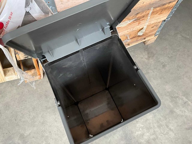 Hailo profiline kickbin afvalbak 60 liter grijs - afbeelding 3 van  5
