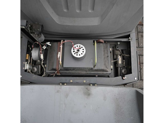 Hako - 2014 - b310 r - zelfrijdende veegmachine - afbeelding 1 van  2