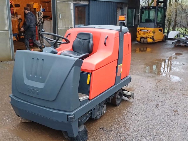Hako b1050 ride-on schrubberdroger - afbeelding 1 van  7