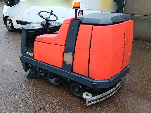 Hako b1050 ride-on schrubberdroger - afbeelding 2 van  7