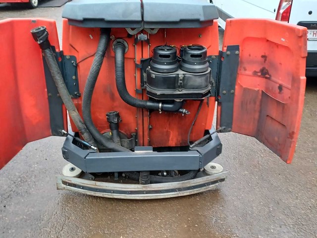 Hako b1050 ride-on schrubberdroger - afbeelding 4 van  6