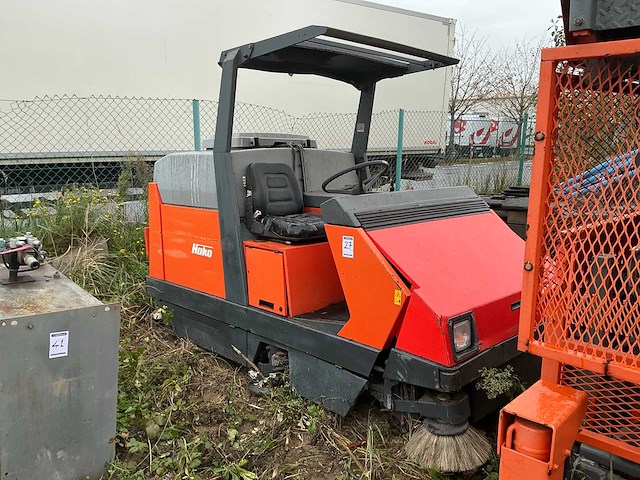 Hako hakomatic 1500b zelfrijdende veegmachine - afbeelding 1 van  5
