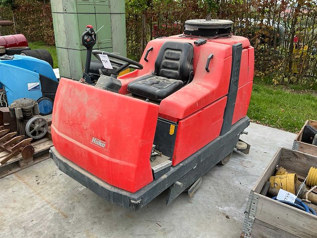 Hako hakomatic b1100 zelfrijdende veegmachine - afbeelding 1 van  10