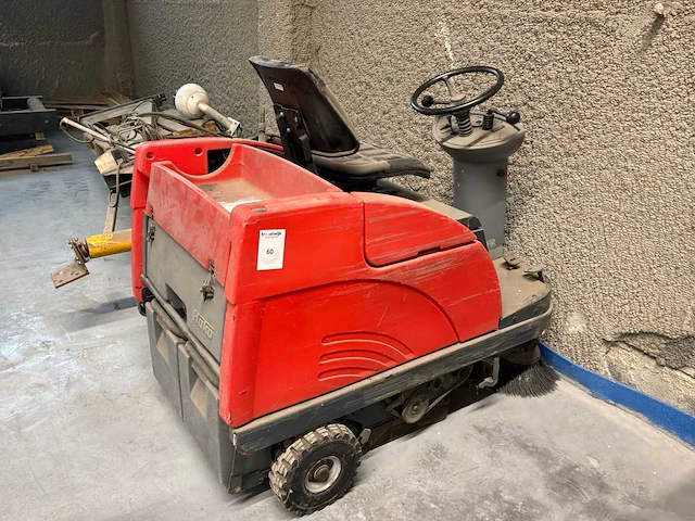 Hako jonas 980e straatveegmachine - afbeelding 1 van  6