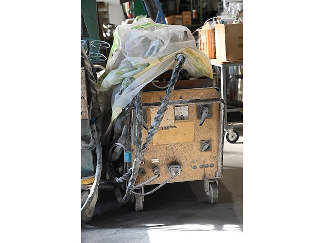 Halfautomaat laspost - afbeelding 1 van  2