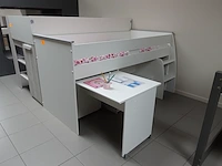 Halfhoogslaper upside down met bureau - afbeelding 1 van  7