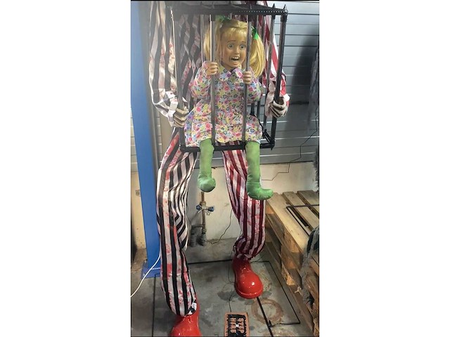 Haloween - child in cage - decorfiguur - afbeelding 3 van  4