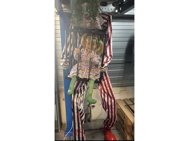 Haloween - child in cage - decorfiguur - afbeelding 2 van  4