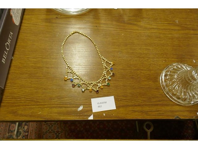 Halsketting met steentjes - afbeelding 1 van  1