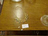 Halsketting met steentjes - afbeelding 1 van  1