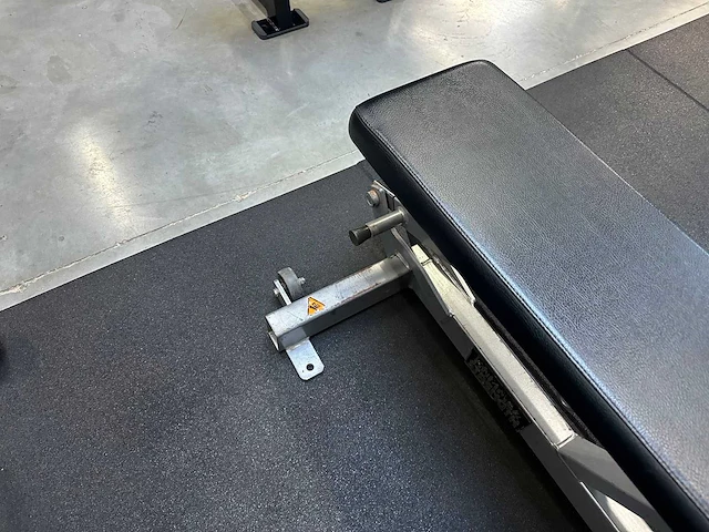 Hammer strength bench krachtstation - afbeelding 1 van  2