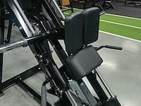 Hammer strength hack squat krachtstation - afbeelding 2 van  5