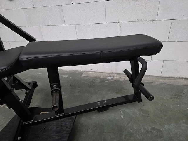 Hammer strength iso lateral prone leg curl - afbeelding 3 van  3