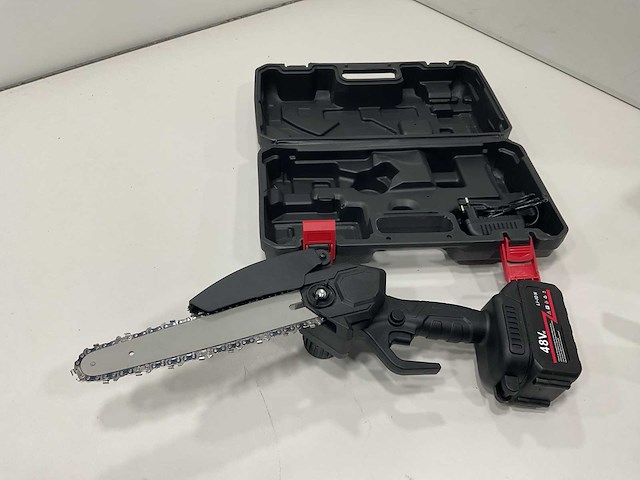 Hand kettingzaag op accu - afbeelding 1 van  5