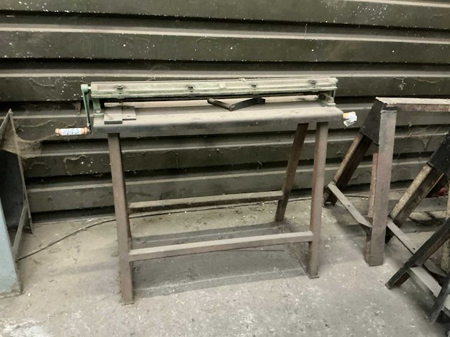 Handbediende kantbank - afbeelding 1 van  3