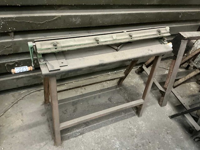 Handbediende kantbank - afbeelding 3 van  3