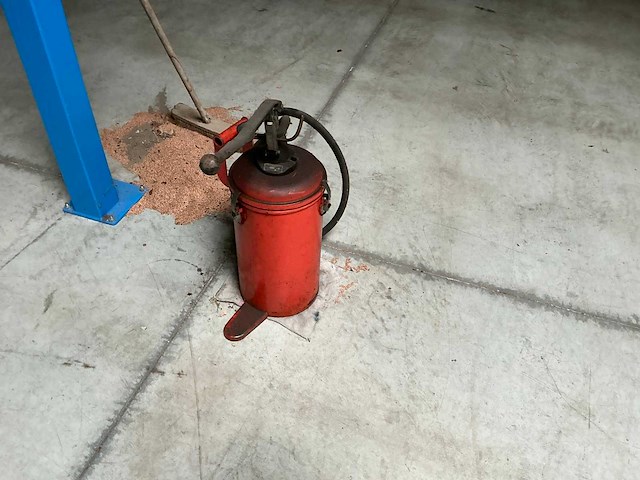 Handbediende oliepomp - afbeelding 3 van  3
