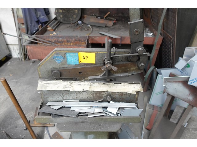 Handbediende plaatschaar mubea + aambeeld - afbeelding 2 van  9