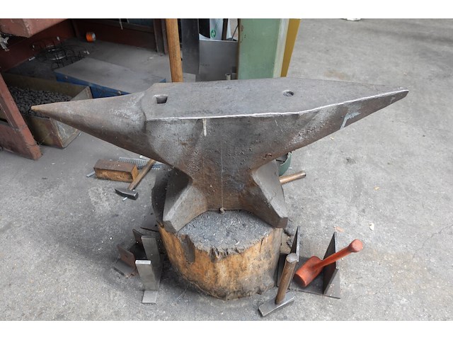 Handbediende plaatschaar mubea + aambeeld - afbeelding 6 van  9