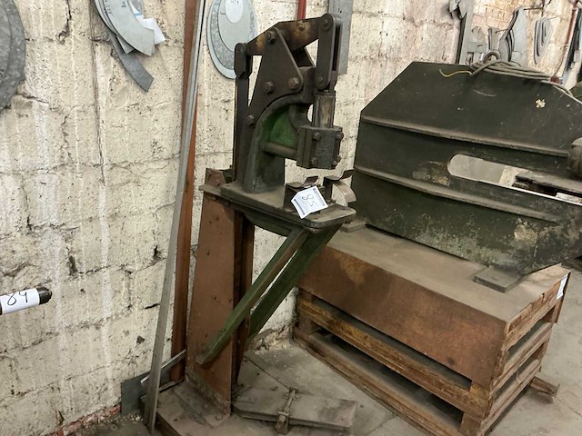 Handbediende ponsmachine - afbeelding 1 van  5