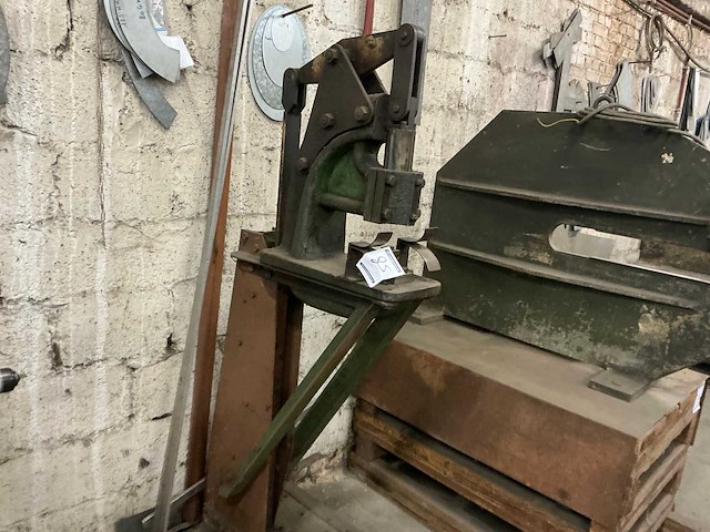 Handbediende ponsmachine - afbeelding 3 van  5