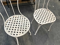 Handbeschilderde lavasteen terrastafel - afbeelding 7 van  16