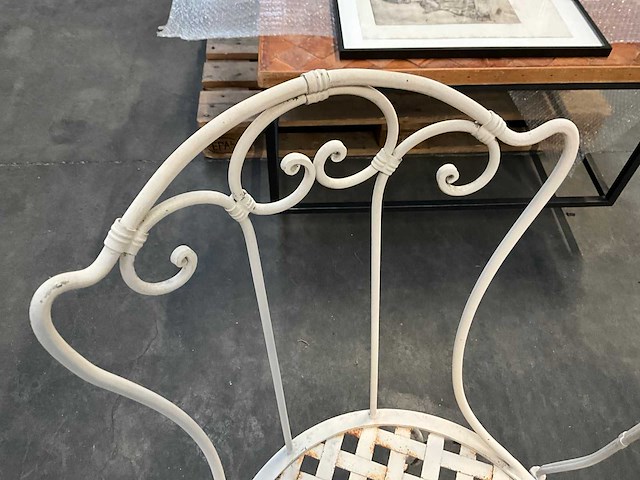 Handbeschilderde lavasteen terrastafel - afbeelding 8 van  16