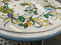 Handbeschilderde lavasteen terrastafel - afbeelding 11 van  16