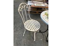 Handbeschilderde lavasteen terrastafel - afbeelding 13 van  16