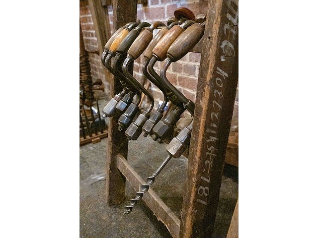 Handboren - afbeelding 2 van  2