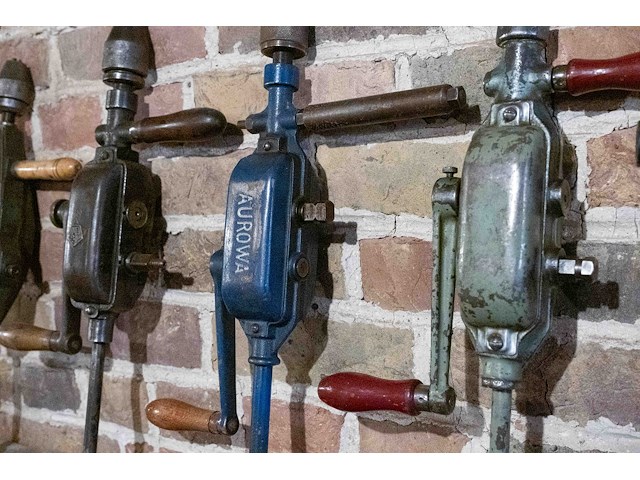 Handboren - afbeelding 2 van  2