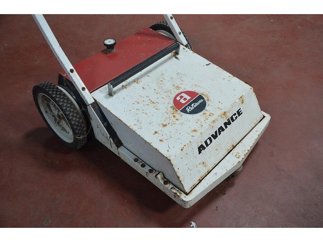 Handborstelmachine advance (4) - afbeelding 7 van  9