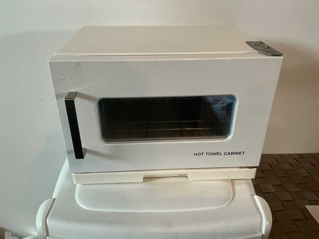 Handdoekverwarmer en toebehoren - afbeelding 2 van  9