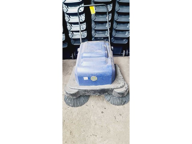 Handgeleide veegmachine sauber germany - afbeelding 1 van  9