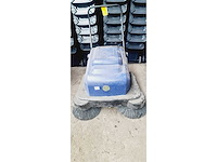 Handgeleide veegmachine sauber germany - afbeelding 1 van  9