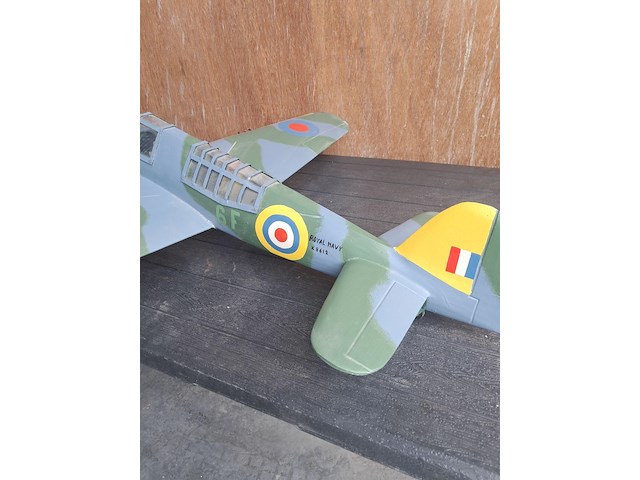 Handgemaakte vliegtuig in puur hout(levenswerk) brits carrier-based jachtvliegtuig-verkenner wo2 fairey fulmar. l 810mm b 1000mm h 300mm - afbeelding 3 van  5