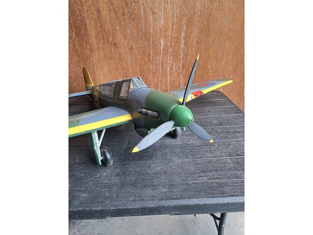 Handgemaakte vliegtuig in puur hout(levenswerk) brits carrier-based jachtvliegtuig-verkenner wo2 fairey fulmar. l 810mm b 1000mm h 300mm - afbeelding 4 van  5