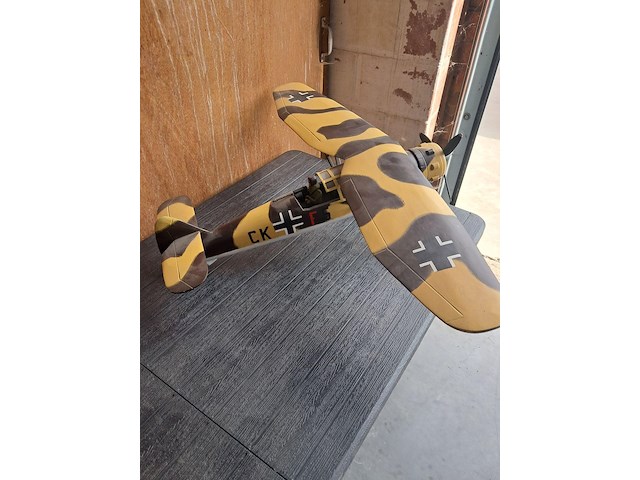Handgemaakte vliegtuig in puur hout(levenswerk) brits verbindings en verkenningsvliegtuig wo2 westland lysander l 770mm b 1000mm h 280mm - afbeelding 5 van  6