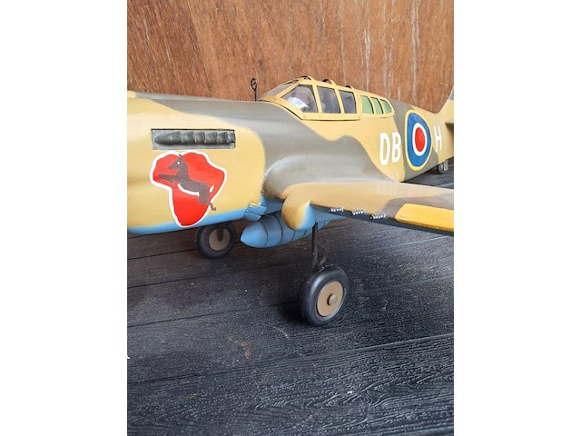 Handgemaakte vliegtuig in puur hout(levenswerk) cur ltiss p-40 toma hawk,britts royal air force nr 250 squadron in afrika 1942 l 820mm b 950mm h 360mm - afbeelding 3 van  5