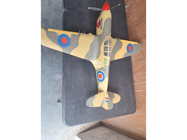 Handgemaakte vliegtuig in puur hout(levenswerk) cur ltiss p-40 toma hawk,britts royal air force nr 250 squadron in afrika 1942 l 820mm b 950mm h 360mm - afbeelding 4 van  5