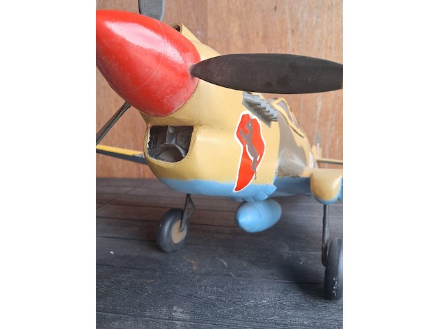 Handgemaakte vliegtuig in puur hout(levenswerk) cur ltiss p-40 toma hawk,britts royal air force nr 250 squadron in afrika 1942 l 820mm b 950mm h 360mm - afbeelding 5 van  5