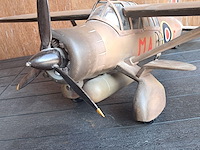 Handgemaakte vliegtuig in puur hout(levenswerk) westland lysander mk.gebruikt door royal airforche l 680mm b 1040mm h 270mm - afbeelding 2 van  5