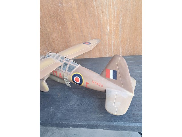 Handgemaakte vliegtuig in puur hout(levenswerk) westland lysander mk.gebruikt door royal airforche l 680mm b 1040mm h 270mm - afbeelding 3 van  5