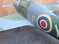 Handgemaakte vliegtuig in puur hout.(levenswerk)brits hauwker hurricane wo 2 gebruikt tijdens de slag om engeland l 720mm b 870mm h 300mm - afbeelding 5 van  6