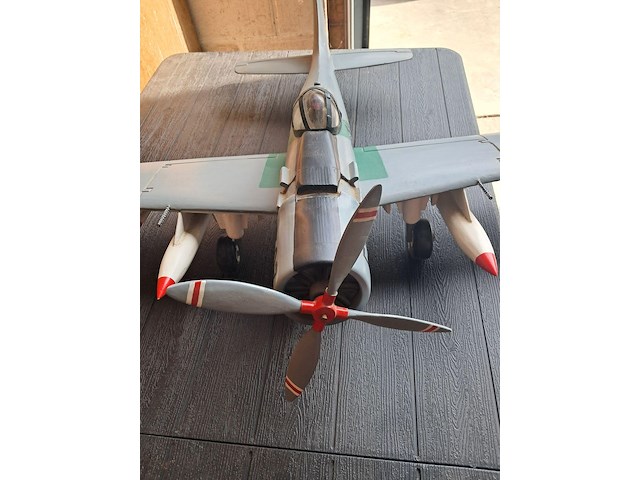 Handgemaakte vliegtuig in puur hout.(levenswerk)douglas a-1h skyraider 1 motorig aanvalsvliegtuig koreaanse en vietnam oorlog l 770mm b 920mm h 260mm - afbeelding 5 van  6