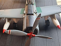 Handgemaakte vliegtuig in puur hout.(levenswerk)douglas a-1h skyraider 1 motorig aanvalsvliegtuig koreaanse en vietnam oorlog l 770mm b 920mm h 260mm - afbeelding 5 van  6