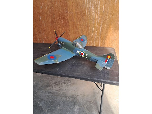 Handgemaakte vliegtuig in puur hout.levenswerk)hauwker tempest mk.v brits jachtvliegtuig wo2 l 740mm b 880mm h 370mm - afbeelding 3 van  5
